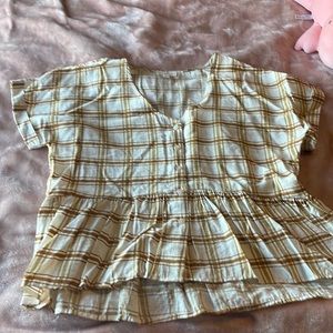 Short sleeved, peplum top